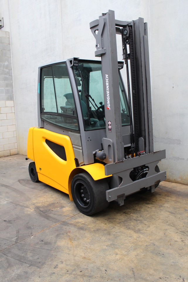 Jungheinrich EFG 550 400 ZT - Chariot élévateur électrique: photos 1 Jungheinrich EFG 550 400 ZT - Chariot élévateur électrique: photos 1