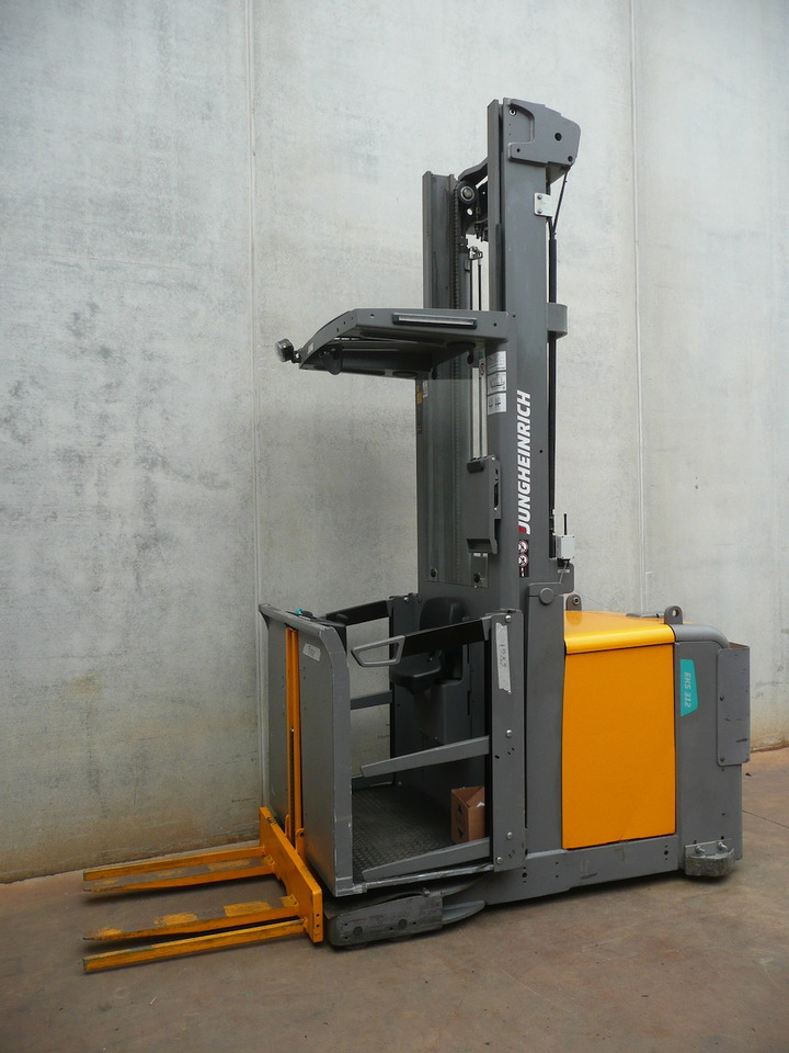 Jungheinrich EKS 312 Z+F 500 ZT - Préparateur de commandes: photos 2 Jungheinrich EKS 312 Z+F 500 ZT - Préparateur de commandes: photos 2