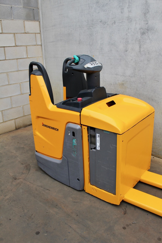 Jungheinrich ERE 125 LI-ION - Transpalette: photos 3 Jungheinrich ERE 125 LI-ION - Transpalette: photos 3