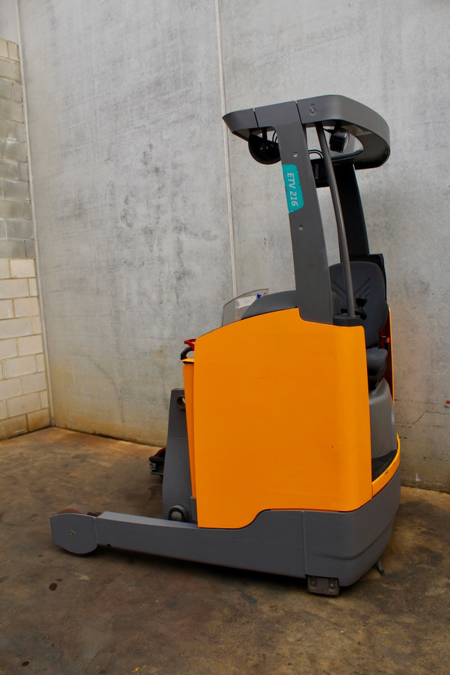 Jungheinrich ETV 216 1025 DZ - Chariot à mât rétractable: photos 4 Jungheinrich ETV 216 1025 DZ - Chariot à mât rétractable: photos 4