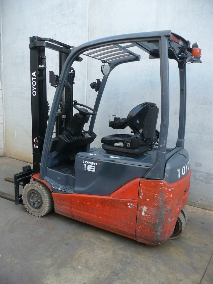 Toyota 8FBE16T - Chariot élévateur électrique: photos 4 Toyota 8FBE16T - Chariot élévateur électrique: photos 4