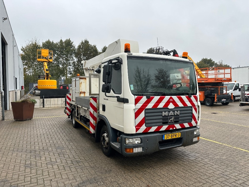 BISON Palfinger TKA 17 - Camion avec nacelle: photos 4 BISON Palfinger TKA 17 - Camion avec nacelle: photos 4