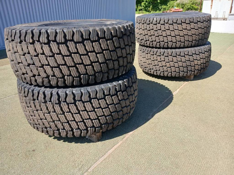 Hilo 23.5R25 Snowmaster, Däck - Pneus et jantes pour Engins de chantier: photos 2 Hilo 23.5R25 Snowmaster, Däck - Pneus et jantes pour Engins de chantier: photos 2
