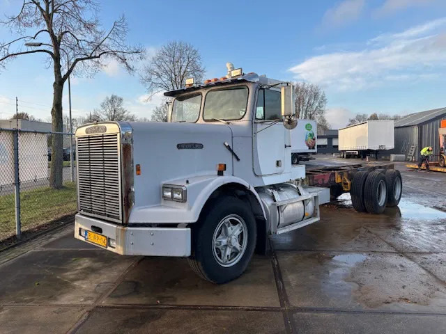 Freightliner 3 AXLE RIGID 6x4 chassis cabine - Châssis cabine: photos 1 Freightliner 3 AXLE RIGID 6x4 chassis cabine - Châssis cabine: photos 1