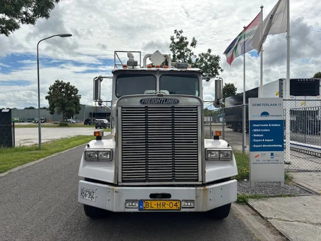Freightliner 3 AXLE RIGID BODY chassis cabine - Châssis cabine: photos 2 Freightliner 3 AXLE RIGID BODY chassis cabine - Châssis cabine: photos 2