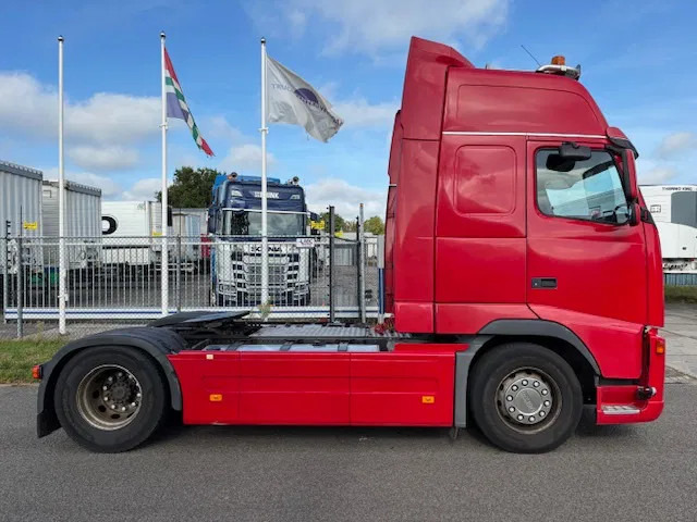 Volvo FH 12 480 Globe XL Euro 5 7B chassis tyres new - Tracteur routier: photos 4 Volvo FH 12 480 Globe XL Euro 5 7B chassis tyres new - Tracteur routier: photos 4