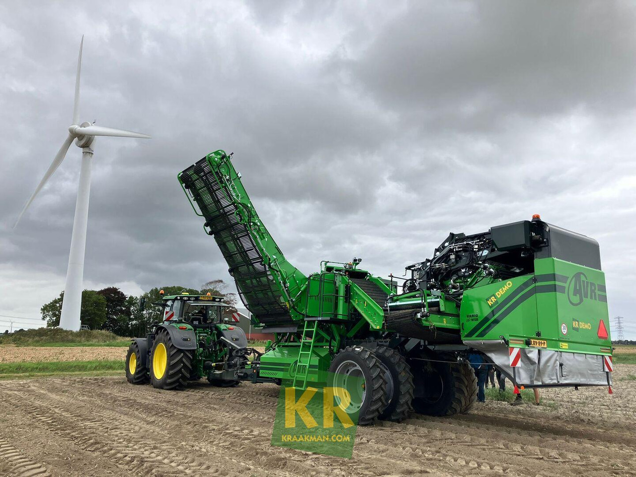 AVR Spirit 9200 aardappelrooier - Arracheuse de pommes de terre: photos 1 AVR Spirit 9200 aardappelrooier - Arracheuse de pommes de terre: photos 1