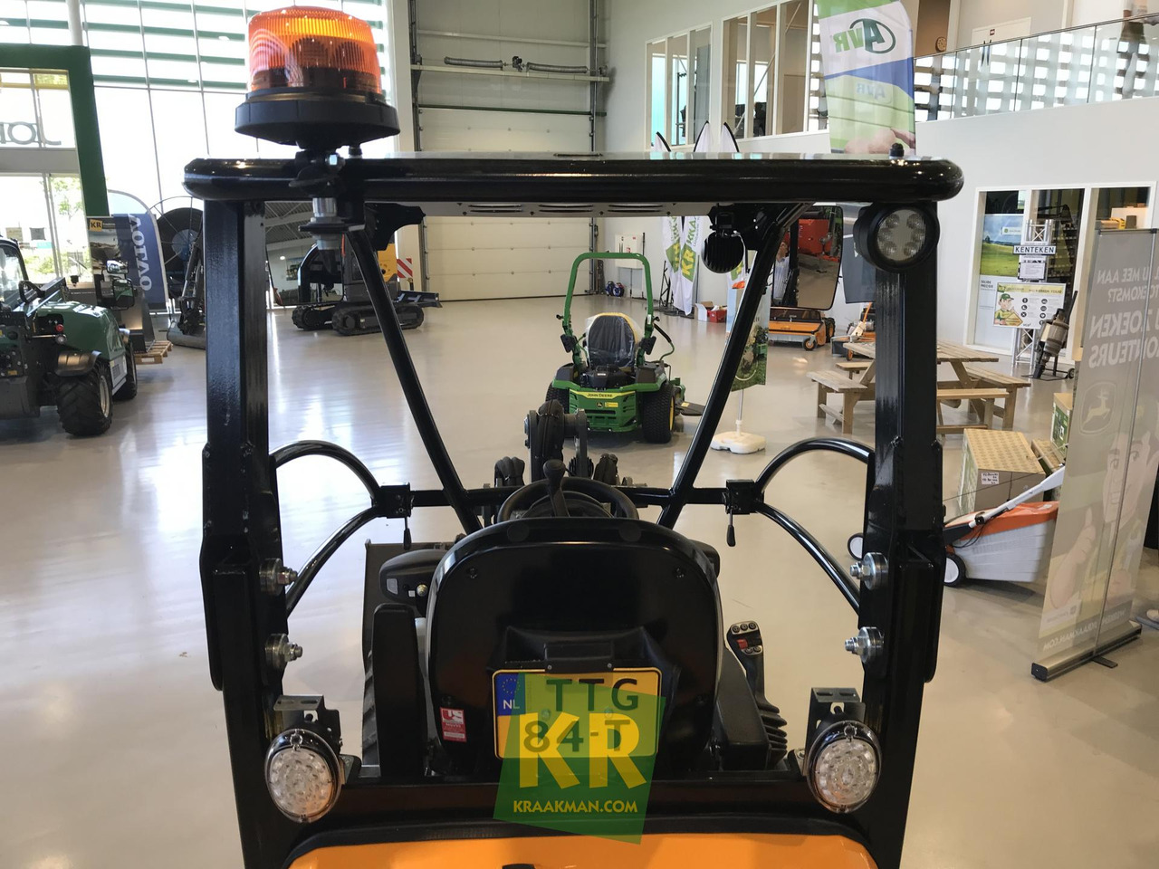 Valet de ferme neuf G2200E Giant: photos 7
