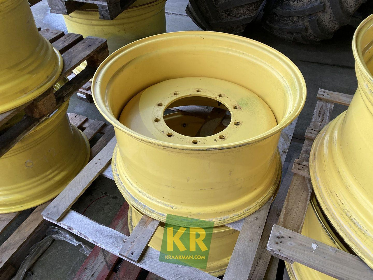 John Deere 15 X 28 velg - Roue complète pour Machine agricole: photos 1 John Deere 15 X 28 velg - Roue complète pour Machine agricole: photos 1