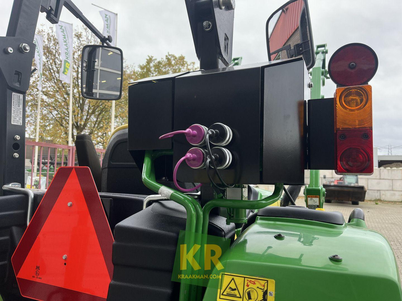 John Deere 4049M  - Micro tracteur: photos 4 John Deere 4049M  - Micro tracteur: photos 4