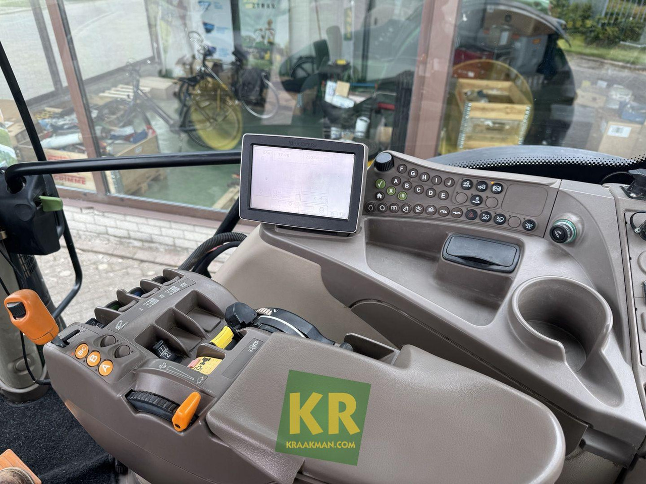 John Deere 6150R - Tracteur agricole: photos 5 John Deere 6150R - Tracteur agricole: photos 5