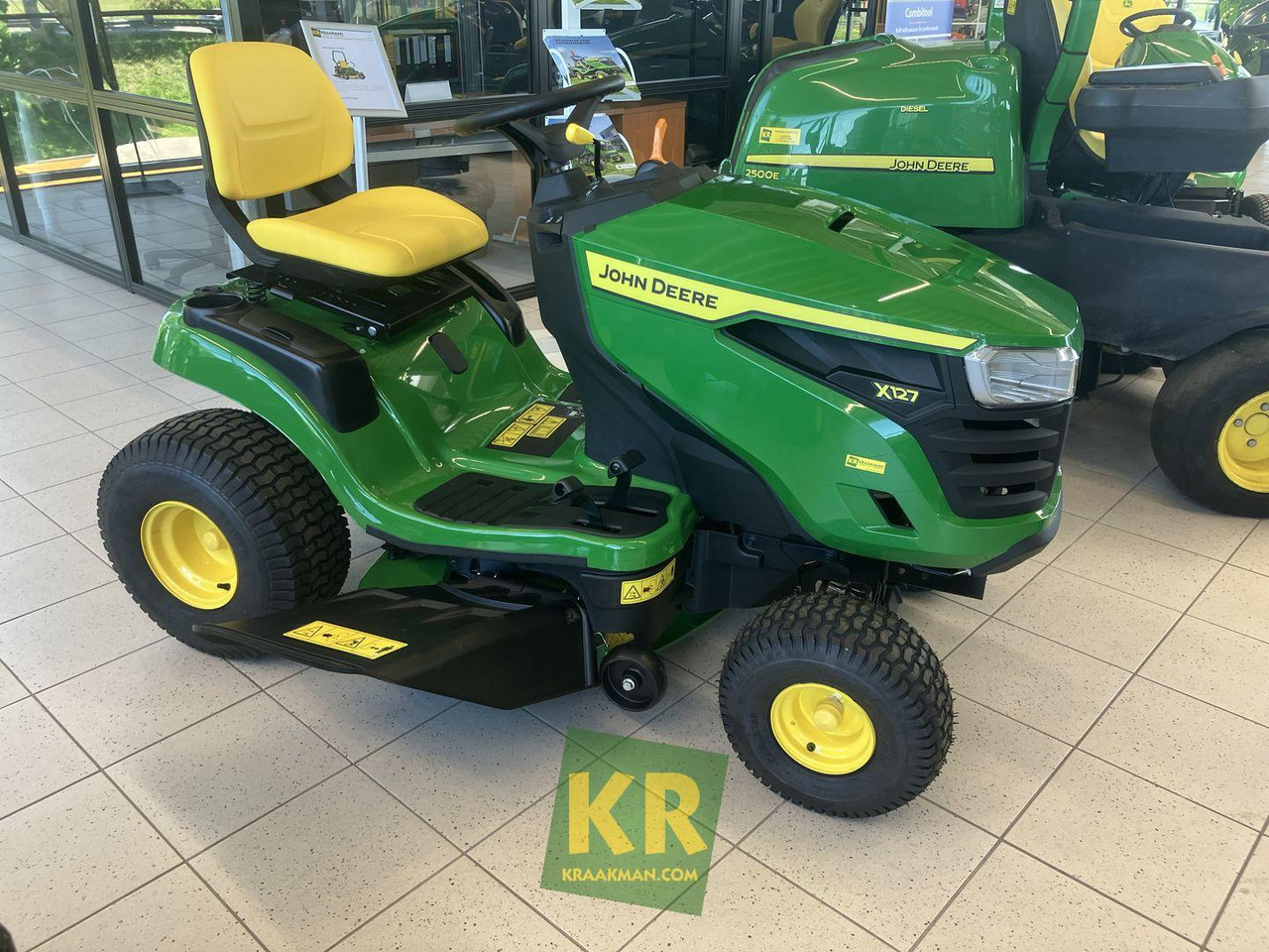 John Deere X127 - Motofaucheuse: photos 2 John Deere X127 - Motofaucheuse: photos 2