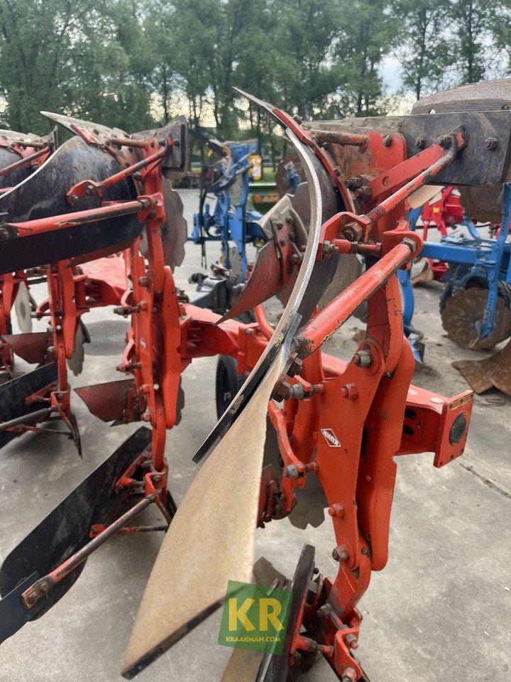 Kuhn VARI MASTER 121 - Charrue: photos 2 Kuhn VARI MASTER 121 - Charrue: photos 2