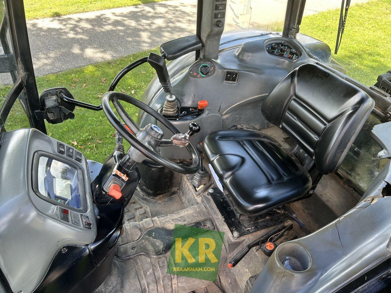 New Holland TN75S  - Tracteur agricole: photos 5 New Holland TN75S  - Tracteur agricole: photos 5