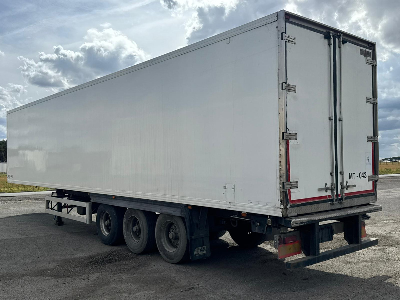 Semi-remorque frigorifique Gray and Adams 2005 Vector 1800 MT – MT-043: photos 21 Semi-remorque frigorifique Gray and Adams 2005 Vector 1800 MT – MT-043: photos 21