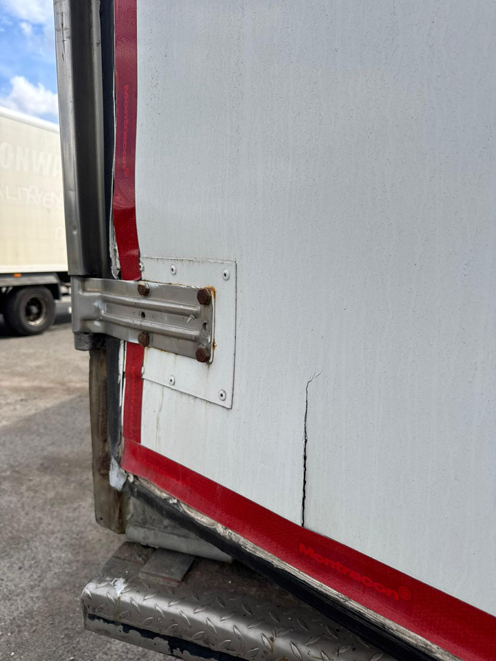 Semi-remorque frigorifique Gray and Adams 2005 Vector 1800 MT – MT-043: photos 25 Semi-remorque frigorifique Gray and Adams 2005 Vector 1800 MT – MT-043: photos 25