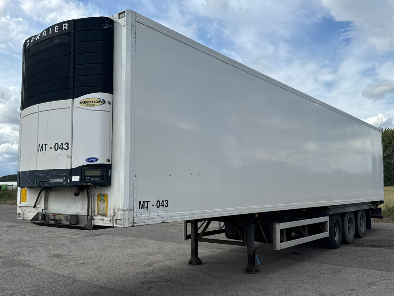 Semi-remorque frigorifique Gray and Adams 2005 Vector 1800 MT – MT-043: photos 9 Semi-remorque frigorifique Gray and Adams 2005 Vector 1800 MT – MT-043: photos 9
