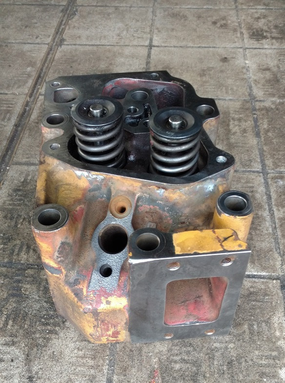 LIEBHERR D 906 TB GŁOWICA BLOK WAŁ KORBOWY CZĘŚCI PARTS - Moteur et pièces pour Engins de chantier: photos 3 LIEBHERR D 906 TB GŁOWICA BLOK WAŁ KORBOWY CZĘŚCI PARTS - Moteur et pièces pour Engins de chantier: photos 3