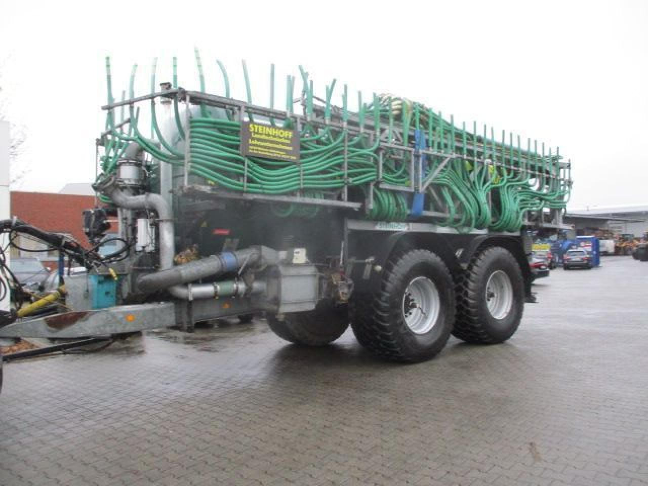 Stapel 19.500 ltr. mit 27m - Autre matériel: photos 2 Stapel 19.500 ltr. mit 27m - Autre matériel: photos 2