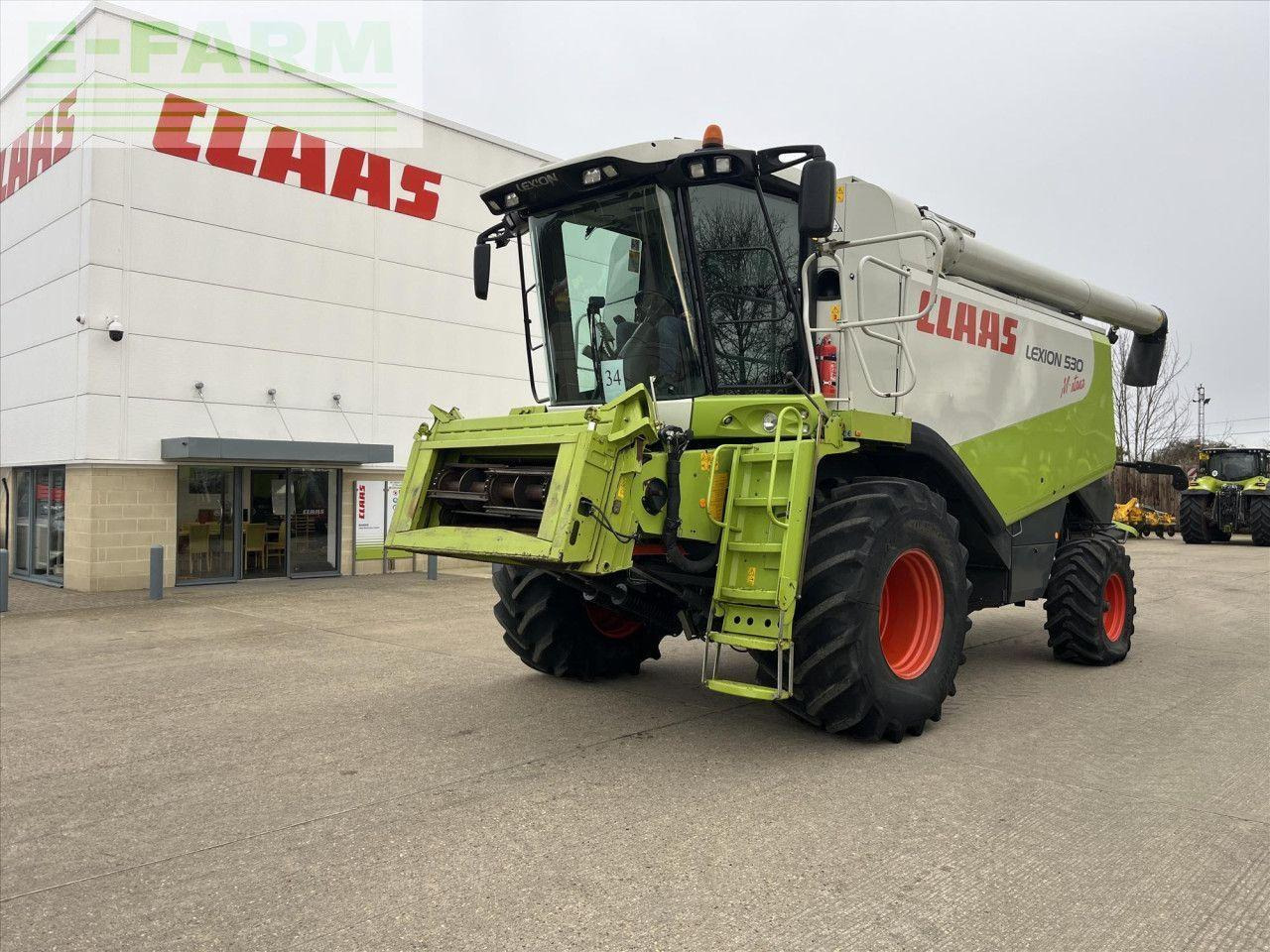 CLAAS LEXION 530 M - Moissonneuse-batteuse: photos 1 CLAAS LEXION 530 M - Moissonneuse-batteuse: photos 1