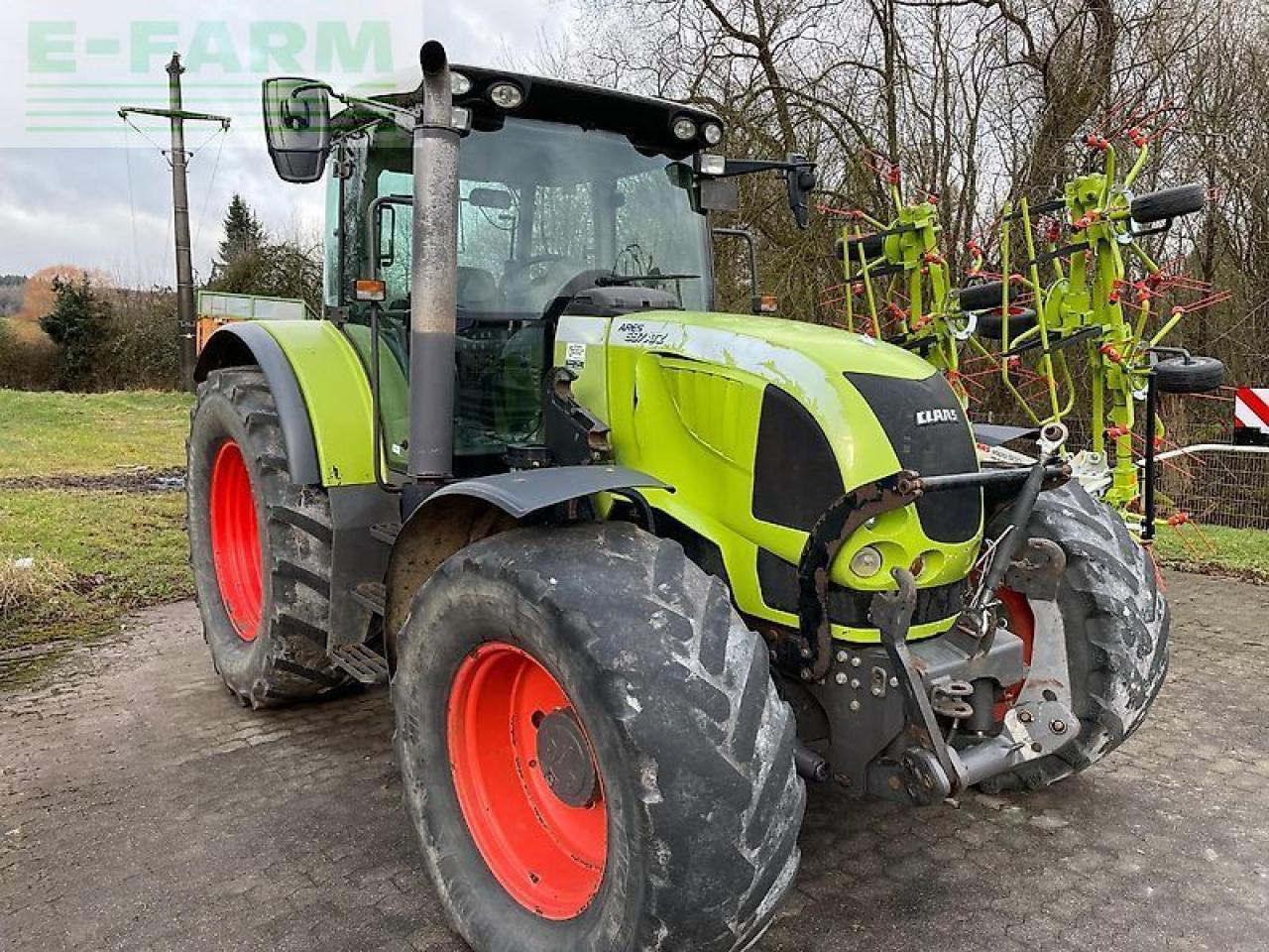 CLAAS ares 697 atz mit fronthydraulik und frontladerkonsolen stoll ATZ - Tracteur agricole: photos 1 CLAAS ares 697 atz mit fronthydraulik und frontladerkonsolen stoll ATZ - Tracteur agricole: photos 1