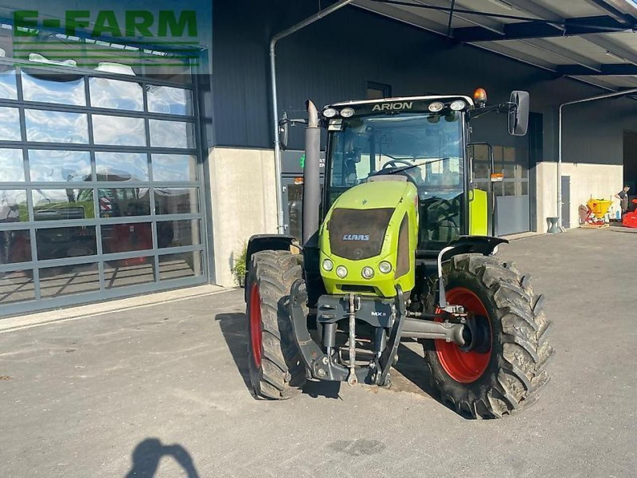 CLAAS arion 420 cis mit lenksystem und frontkraftheber - Tracteur agricole: photos 2 CLAAS arion 420 cis mit lenksystem und frontkraftheber - Tracteur agricole: photos 2