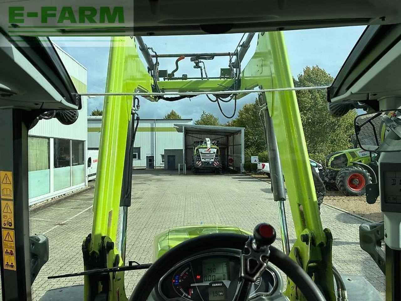 CLAAS arion 450 cis panoramic mit fl 120 c und fkh CIS - Tracteur agricole: photos 4 CLAAS arion 450 cis panoramic mit fl 120 c und fkh CIS - Tracteur agricole: photos 4