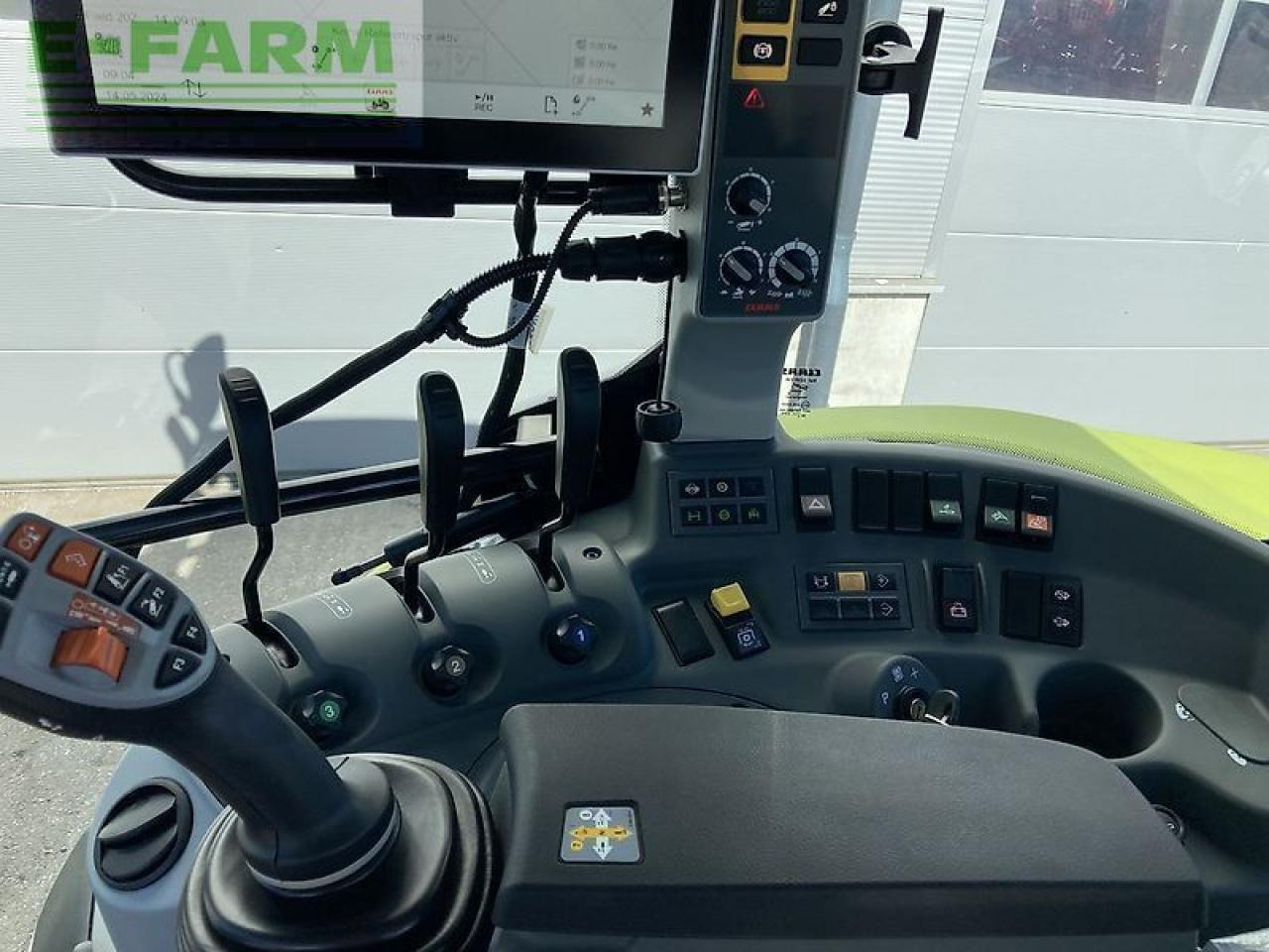 CLAAS arion 450 stage v (cis) CIS - Tracteur agricole: photos 4 CLAAS arion 450 stage v (cis) CIS - Tracteur agricole: photos 4