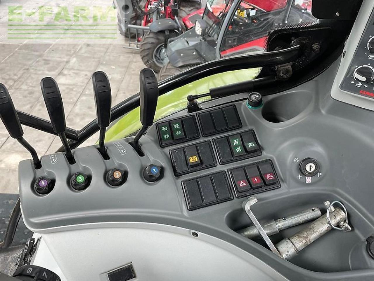 Tracteur agricole CLAAS arion 550 hexashift cis HEXASHIFT CIS: photos 10