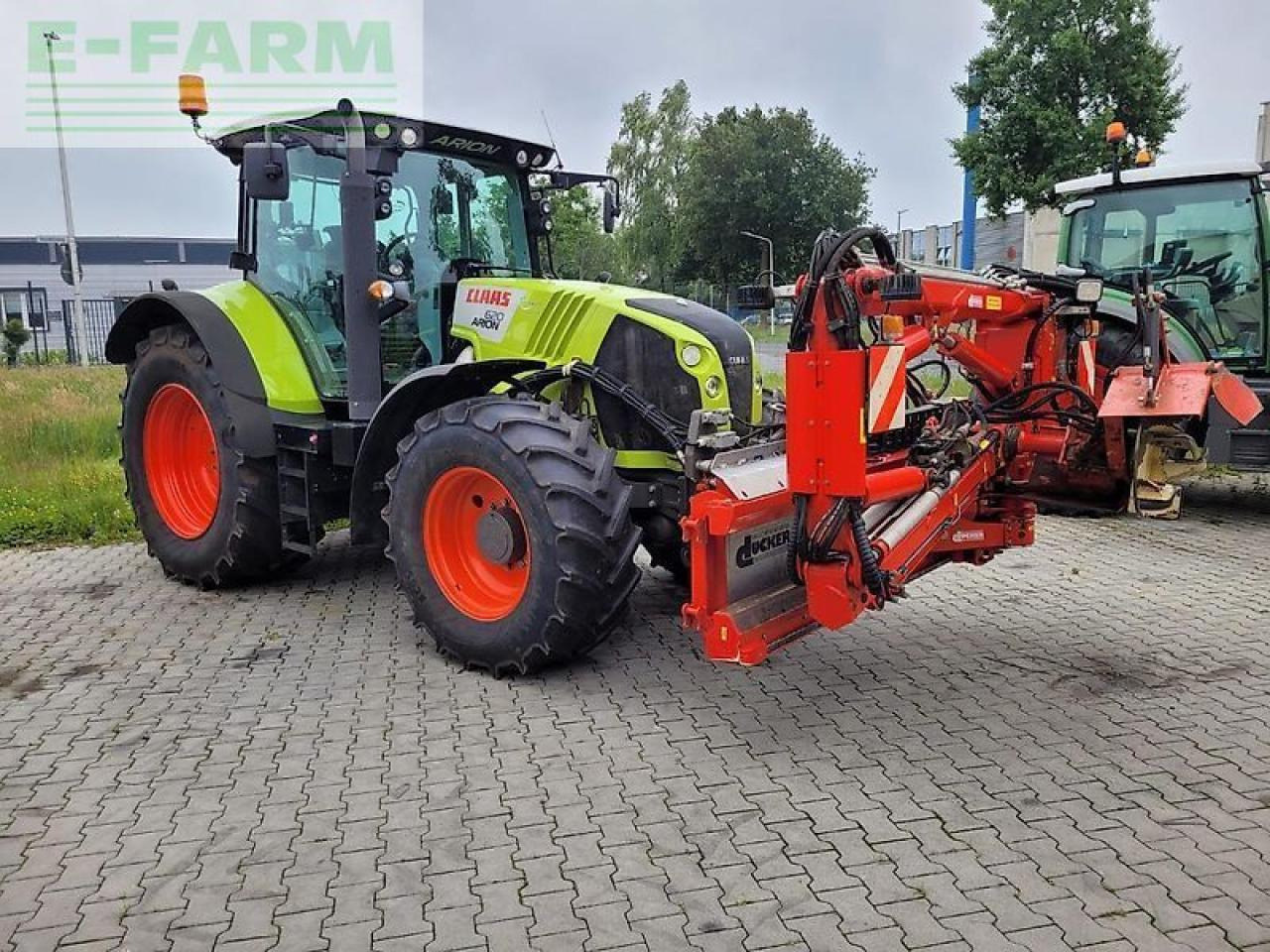 CLAAS arion 620 mit dücker dua 800 ausleger und 2 werkzeugen - Tracteur agricole: photos 1 CLAAS arion 620 mit dücker dua 800 ausleger und 2 werkzeugen - Tracteur agricole: photos 1