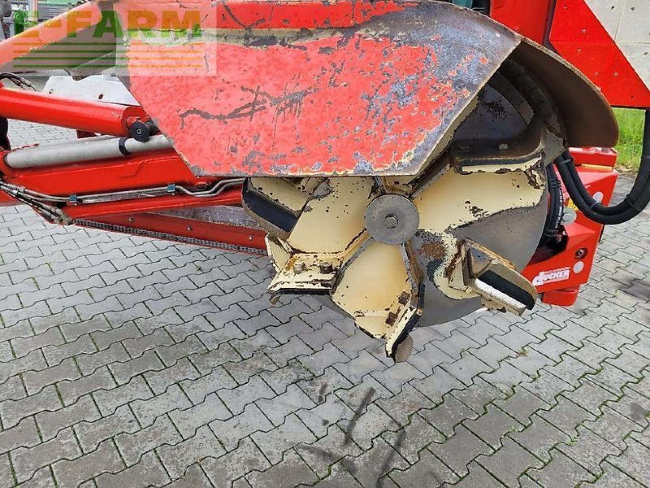 CLAAS arion 620 mit dücker dua 800 ausleger und 2 werkzeugen - Tracteur agricole: photos 4 CLAAS arion 620 mit dücker dua 800 ausleger und 2 werkzeugen - Tracteur agricole: photos 4