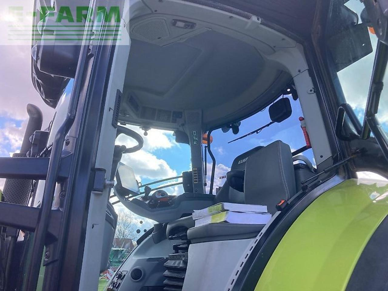 Tracteur agricole CLAAS arion 660 cmatic: photos 17