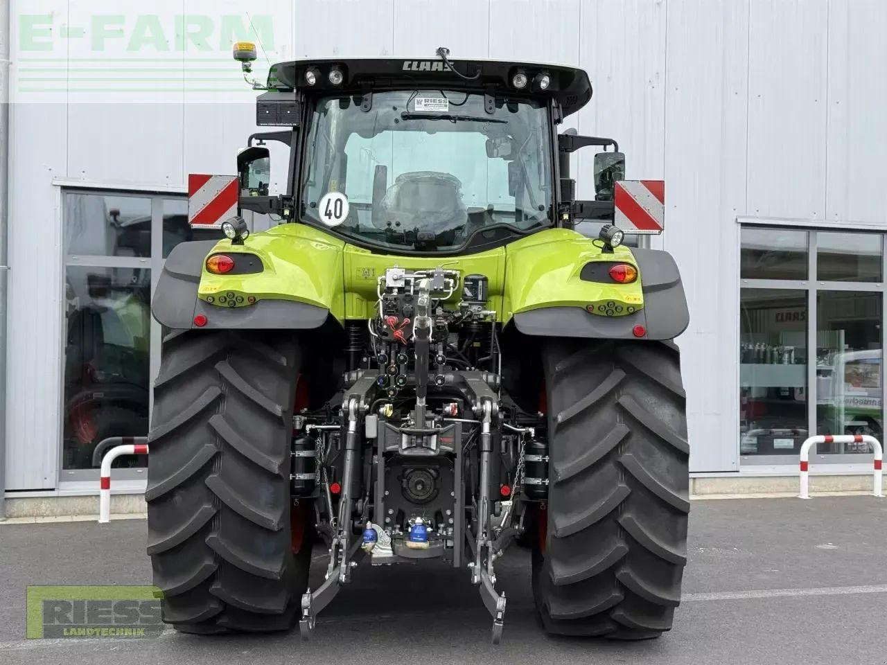 CLAAS axion 800 cis+ hexashift HEXASHIFT CIS+ - Tracteur agricole: photos 3 CLAAS axion 800 cis+ hexashift HEXASHIFT CIS+ - Tracteur agricole: photos 3