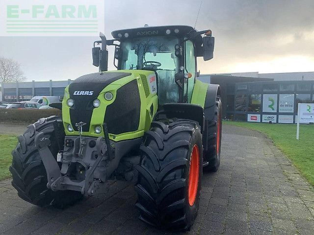 CLAAS axion 810 cis+ - Tracteur agricole: photos 2 CLAAS axion 810 cis+ - Tracteur agricole: photos 2