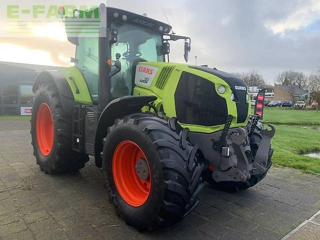 CLAAS axion 810 cis+ - Tracteur agricole: photos 3 CLAAS axion 810 cis+ - Tracteur agricole: photos 3