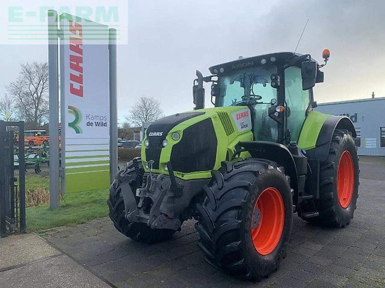 CLAAS axion 810 cis+ - Tracteur agricole: photos 1 CLAAS axion 810 cis+ - Tracteur agricole: photos 1