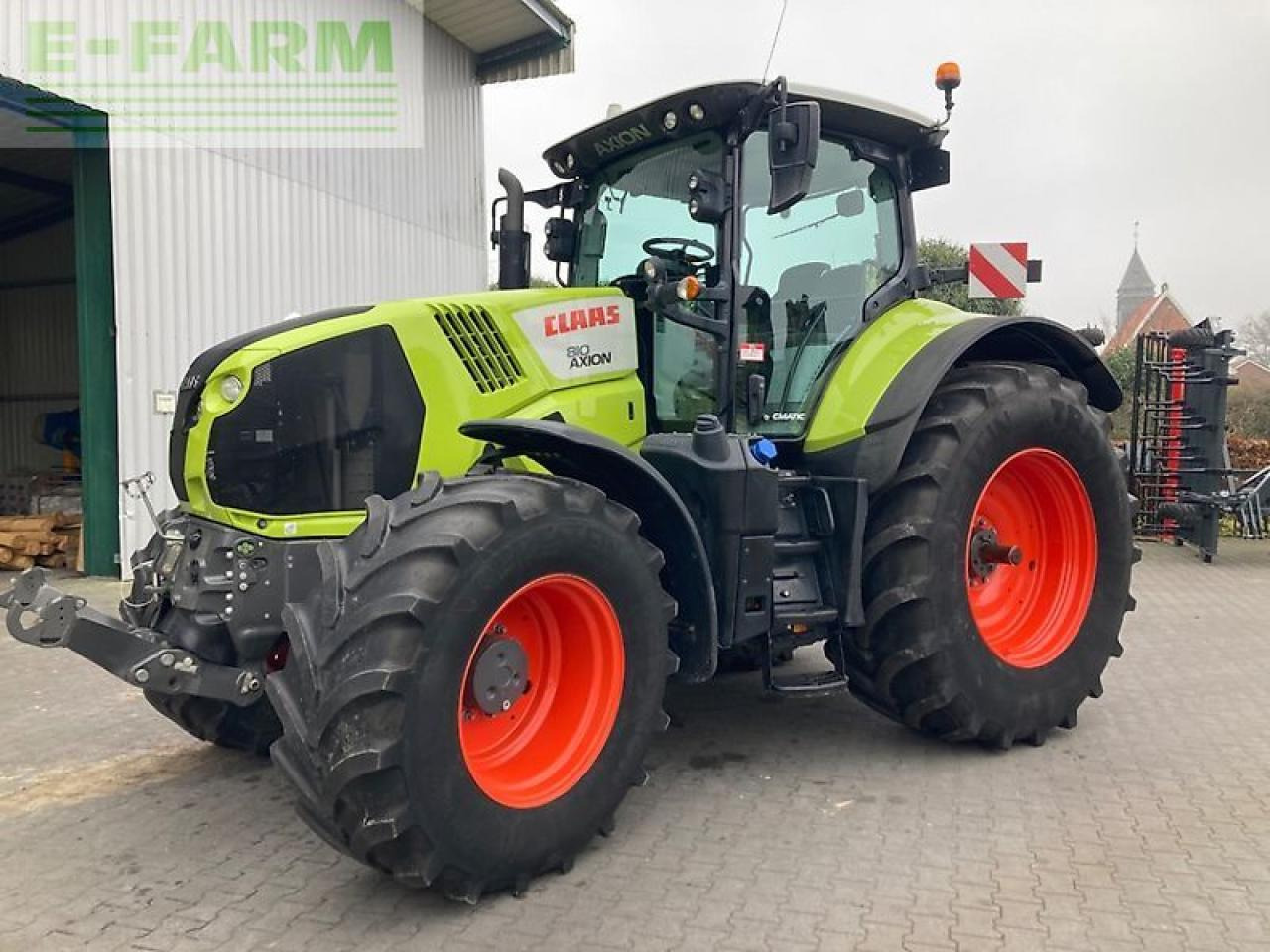 CLAAS axion 810 cm cis+ - Tracteur agricole: photos 1 CLAAS axion 810 cm cis+ - Tracteur agricole: photos 1