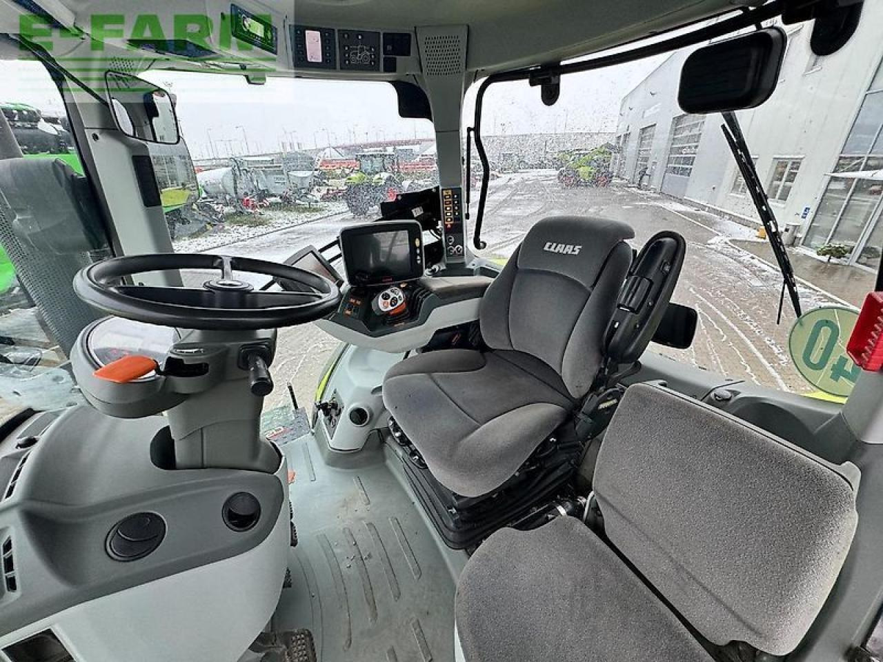 CLAAS axion 830 - Tracteur agricole: photos 3 CLAAS axion 830 - Tracteur agricole: photos 3