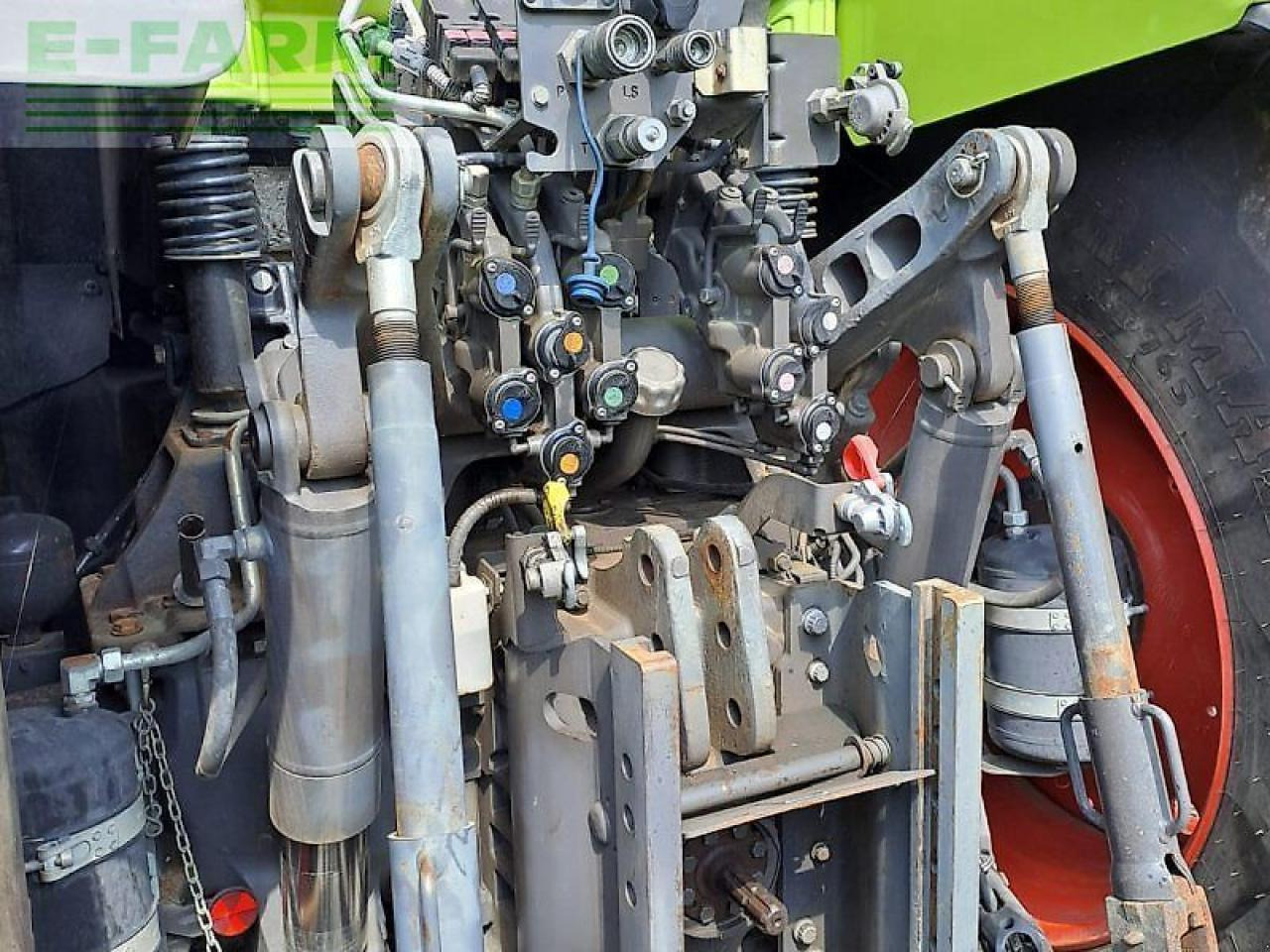 CLAAS axion 830 c-matic CMATIC - Tracteur agricole: photos 3 CLAAS axion 830 c-matic CMATIC - Tracteur agricole: photos 3