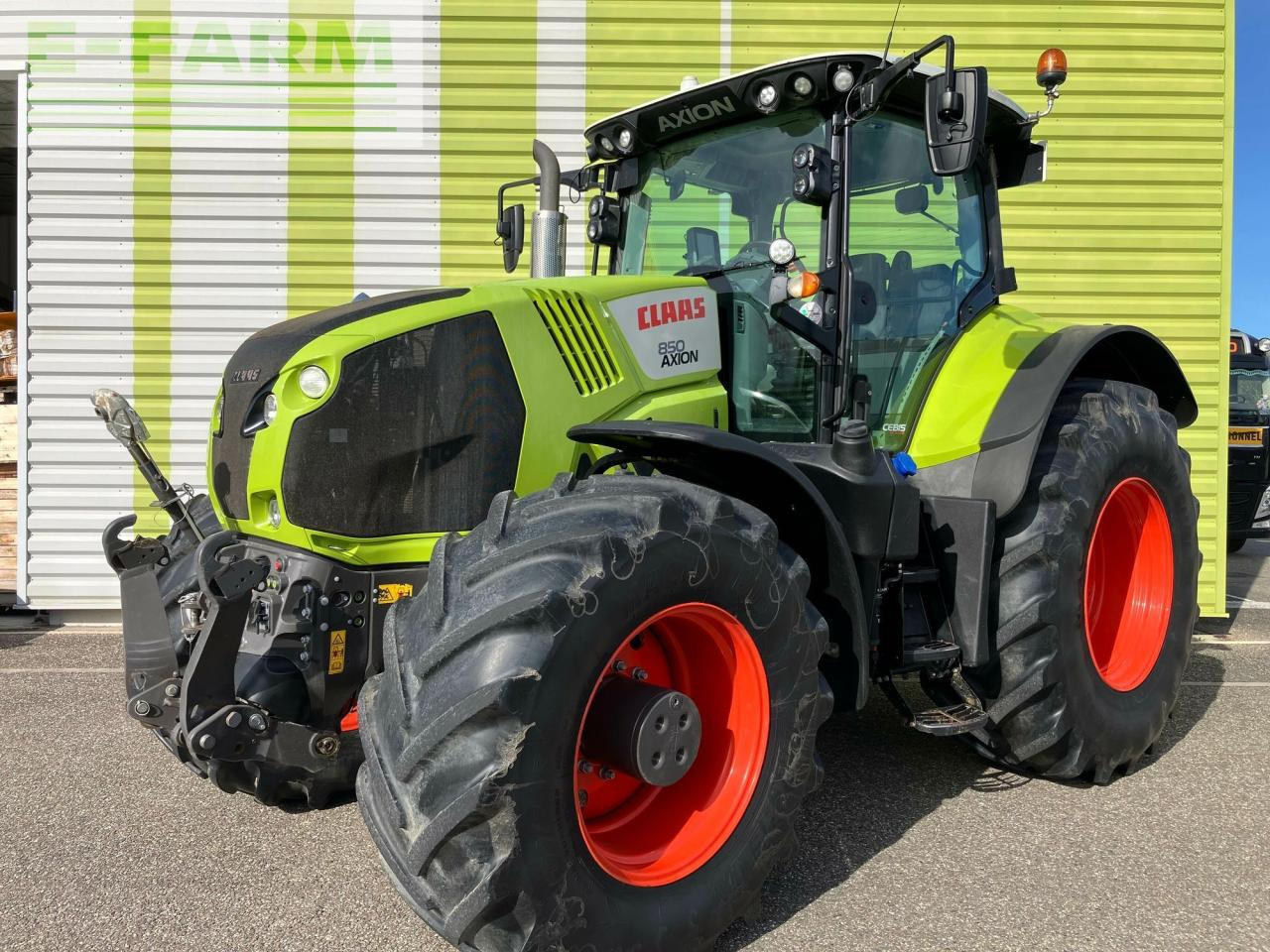 CLAAS axion 850 t4f (a40/500) - Tracteur agricole: photos 1 CLAAS axion 850 t4f (a40/500) - Tracteur agricole: photos 1