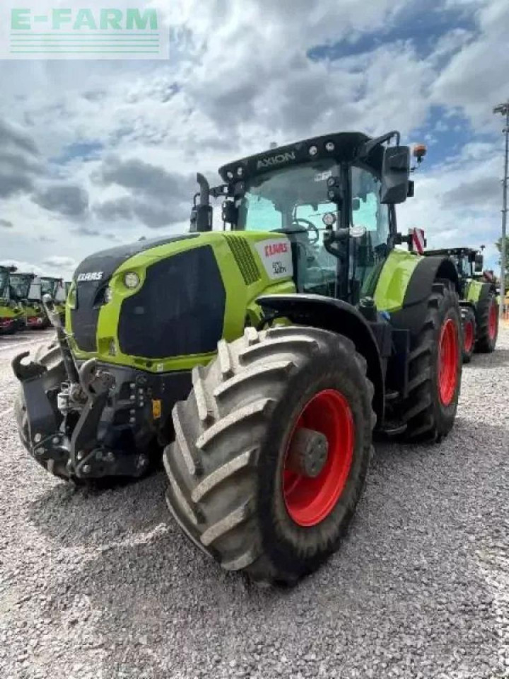 CLAAS axion 870 - Tracteur agricole: photos 1 CLAAS axion 870 - Tracteur agricole: photos 1