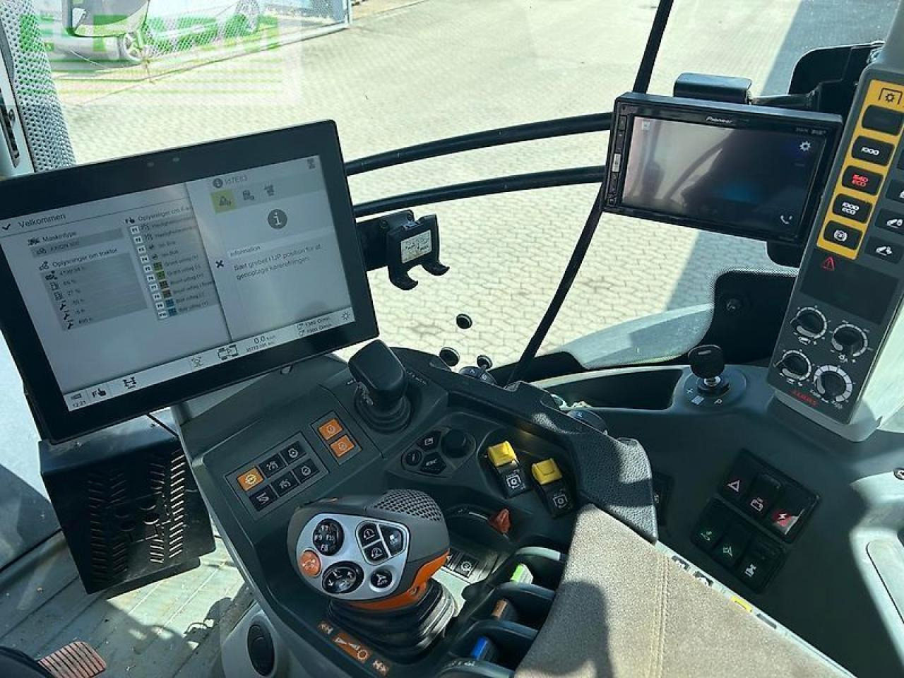 Tracteur agricole CLAAS axion 870: photos 15 Tracteur agricole CLAAS axion 870: photos 15