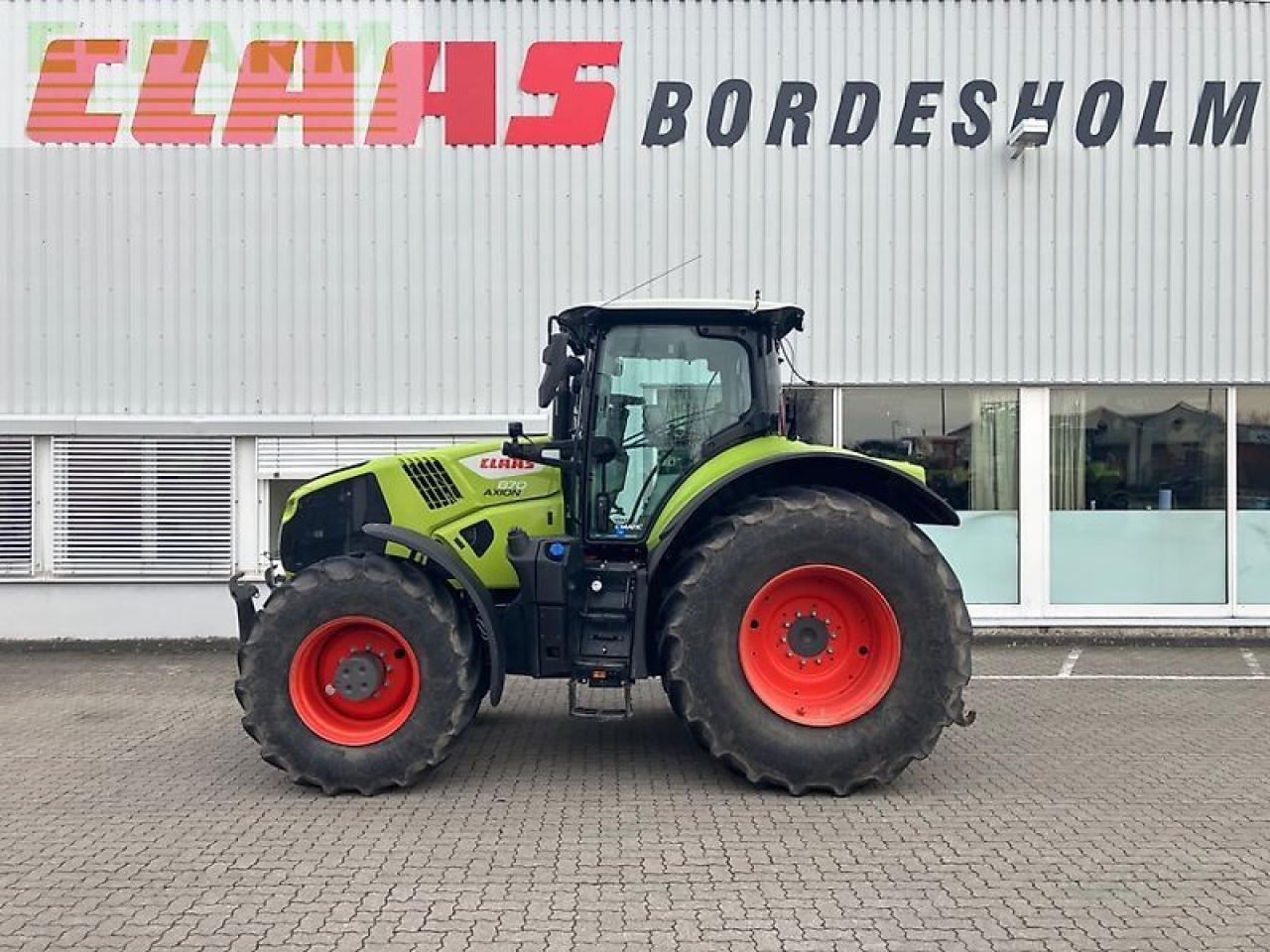 CLAAS axion 870 cmatic CMATIC - Tracteur agricole: photos 1 CLAAS axion 870 cmatic CMATIC - Tracteur agricole: photos 1