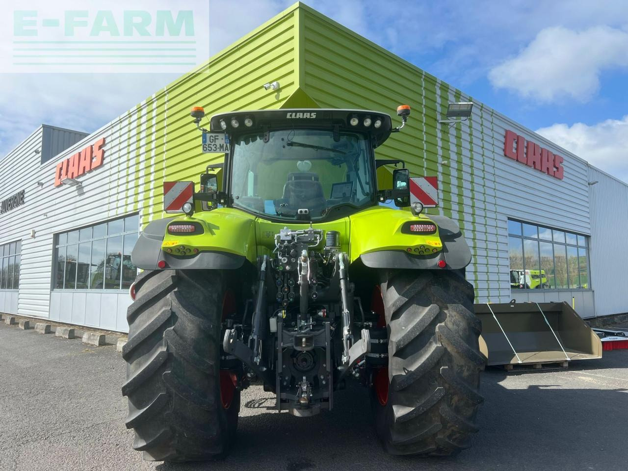 CLAAS axion 870 cmatic s5 sur mesure CMATIC - Tracteur agricole: photos 4 CLAAS axion 870 cmatic s5 sur mesure CMATIC - Tracteur agricole: photos 4