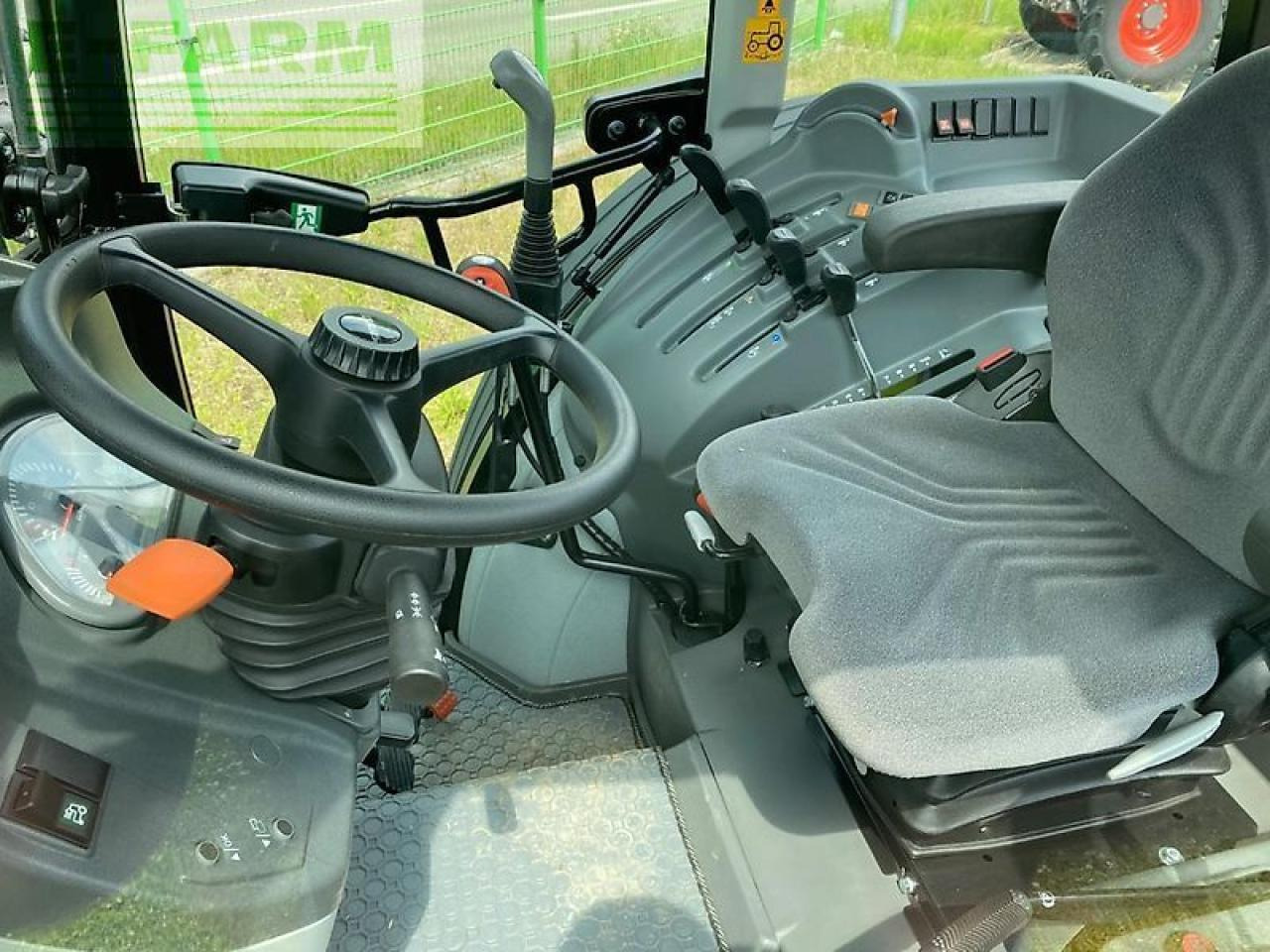 CLAAS elios 210 basic - Tracteur agricole: photos 4 CLAAS elios 210 basic - Tracteur agricole: photos 4