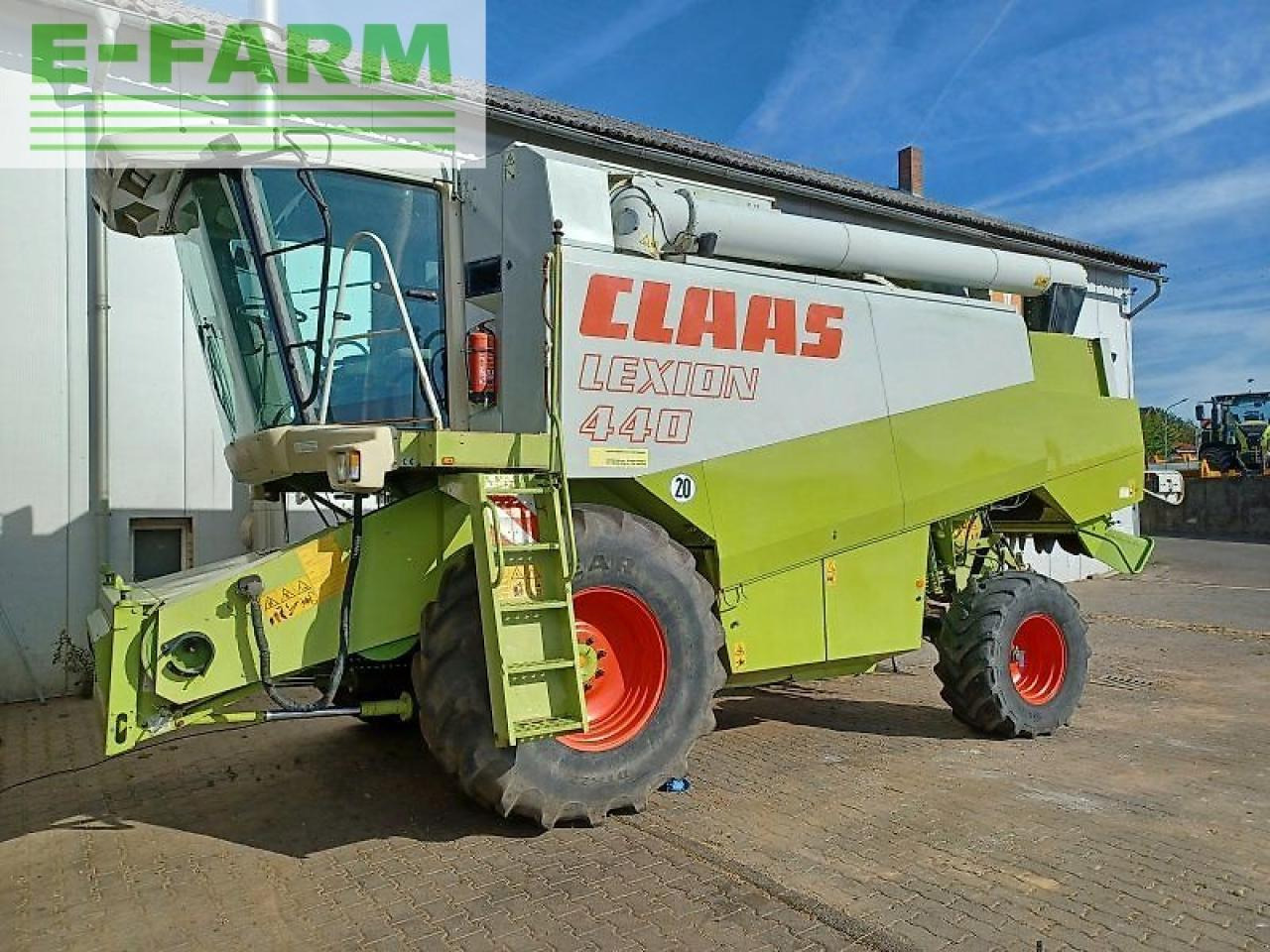 CLAAS lexion 440 - Moissonneuse-batteuse: photos 1 CLAAS lexion 440 - Moissonneuse-batteuse: photos 1