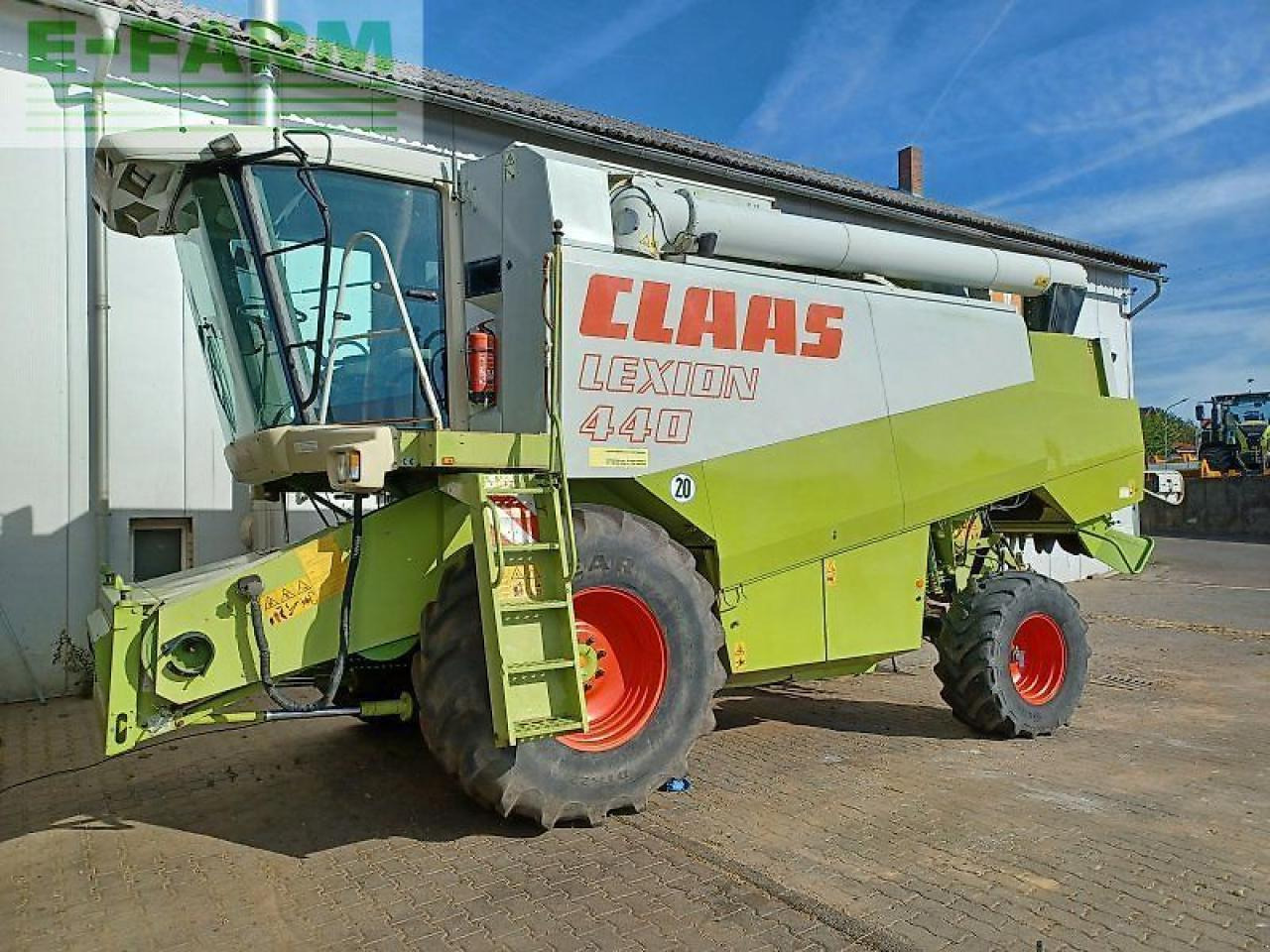 CLAAS lexion 440 - Moissonneuse-batteuse: photos 1 CLAAS lexion 440 - Moissonneuse-batteuse: photos 1