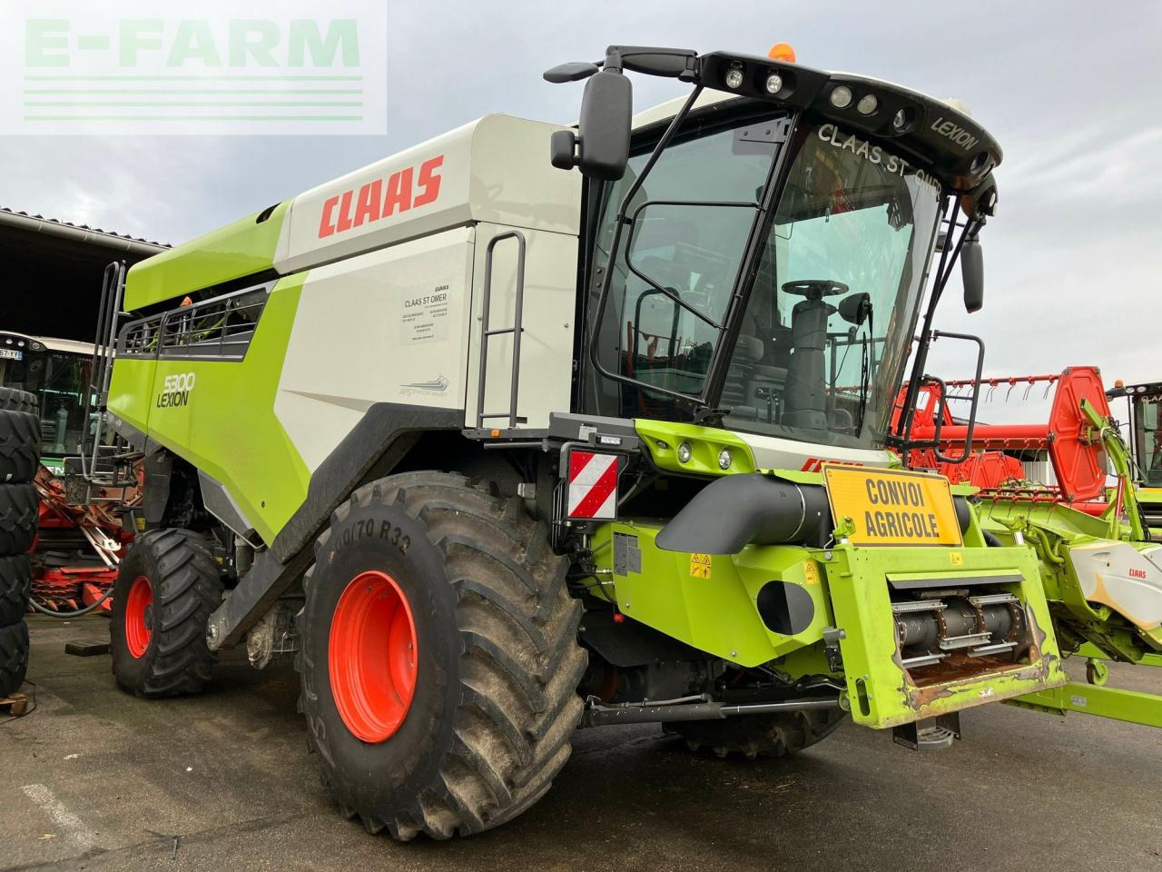CLAAS lexion 5300 - Moissonneuse-batteuse: photos 1 CLAAS lexion 5300 - Moissonneuse-batteuse: photos 1