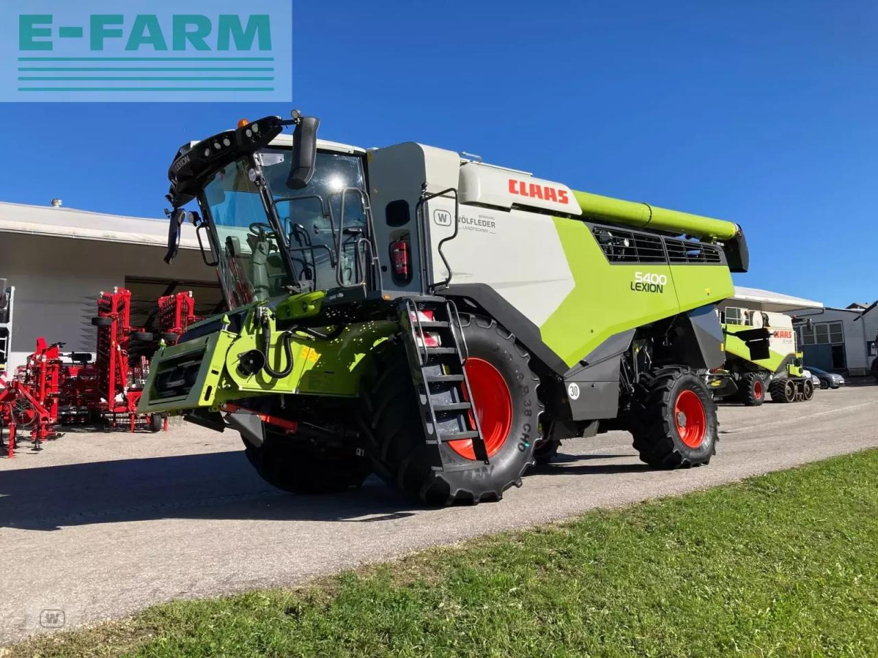 CLAAS lexion 5400 - Moissonneuse-batteuse: photos 1 CLAAS lexion 5400 - Moissonneuse-batteuse: photos 1