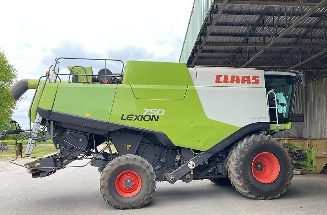 CLAAS lexion 750 mit vario 900 - Moissonneuse-batteuse: photos 2 CLAAS lexion 750 mit vario 900 - Moissonneuse-batteuse: photos 2